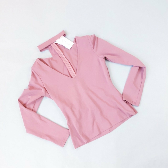 Sold Soft mauve cut out plunging stretchy boho top - Picture 2 of 4